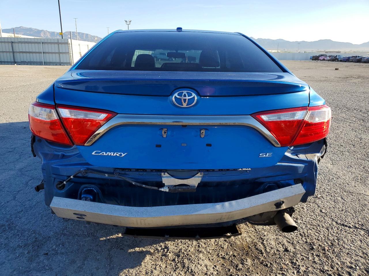 2017 TOYOTA CAMRY SE photo 6