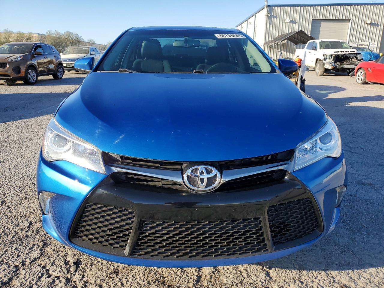 2017 TOYOTA CAMRY SE photo 5