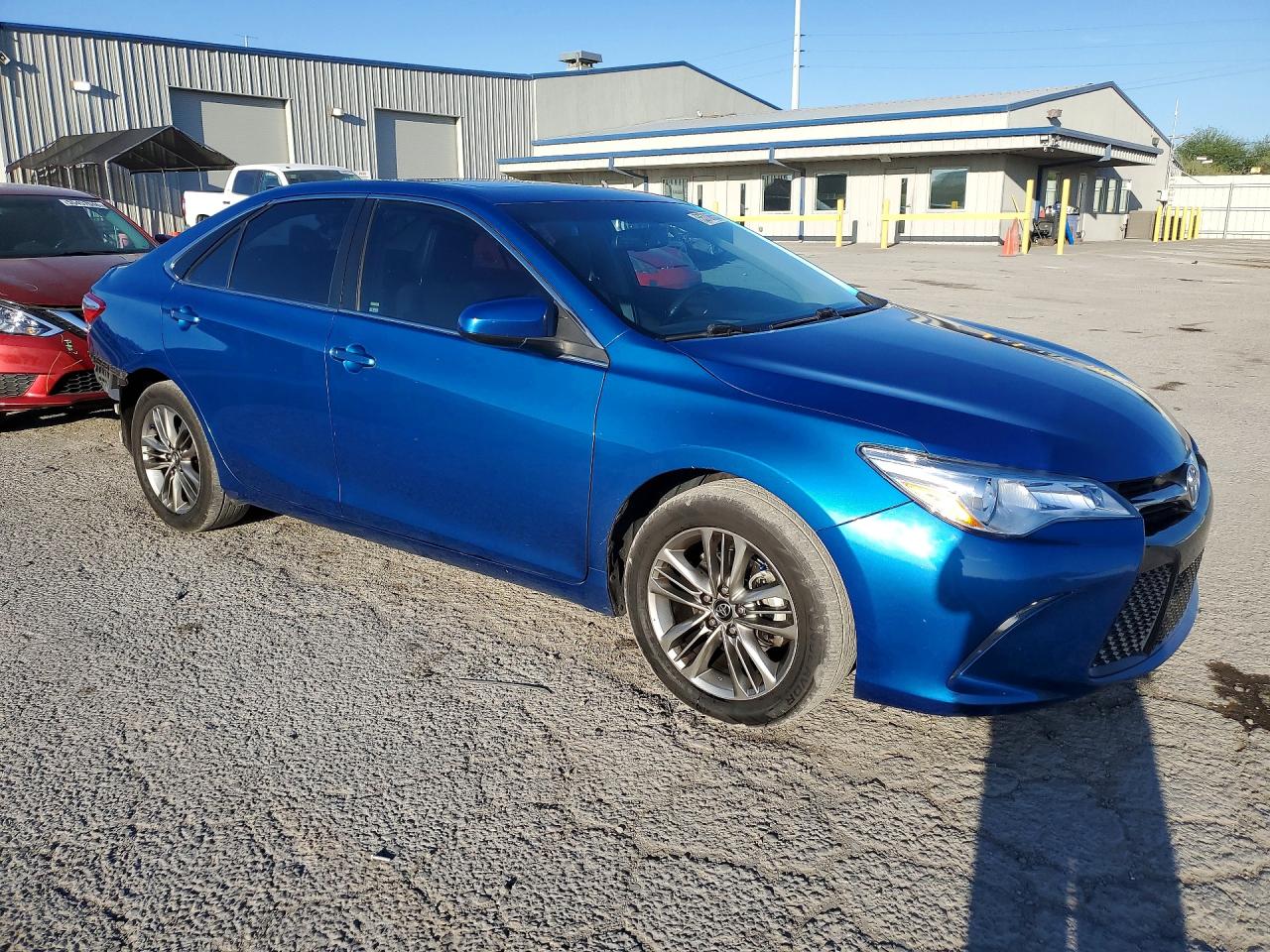 2017 TOYOTA CAMRY SE photo 4
