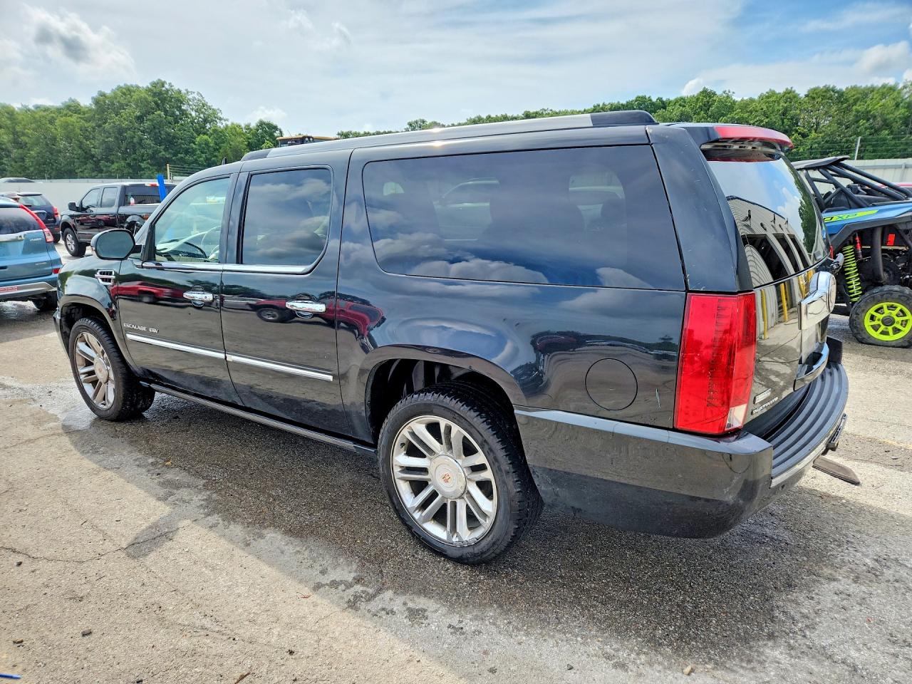 2012 CADILLAC ESCALADE ESV PLATINUM photo 3