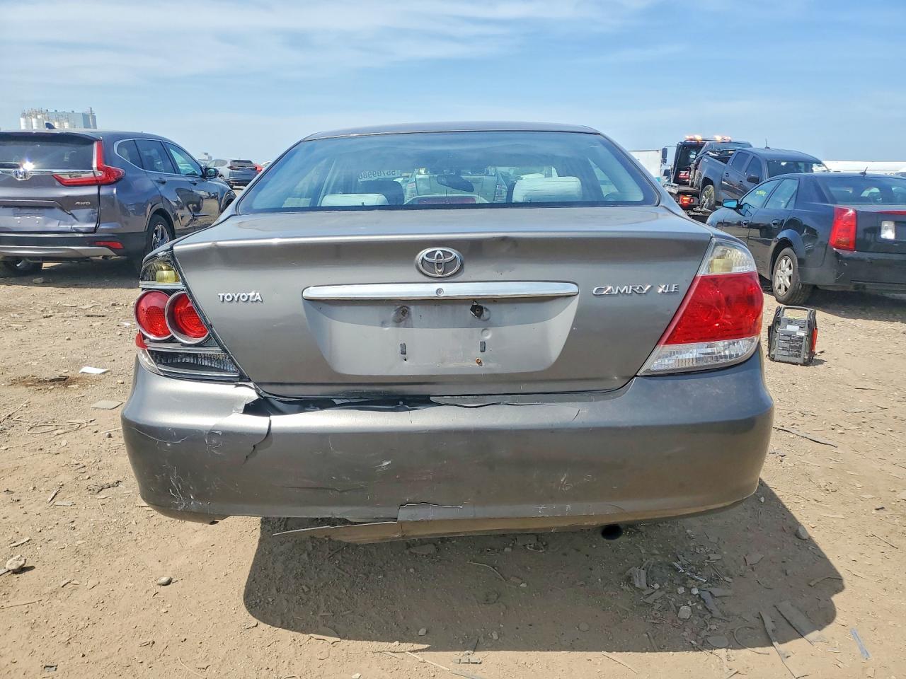 2006 TOYOTA CAMRY XLE photo 11
