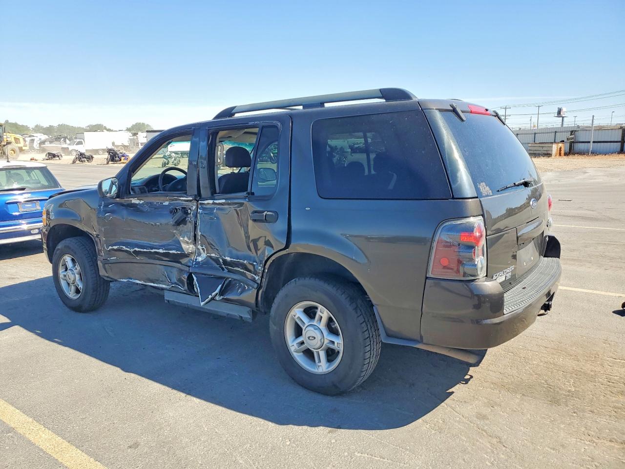 2005 FORD EXPLORER XLT photo 4