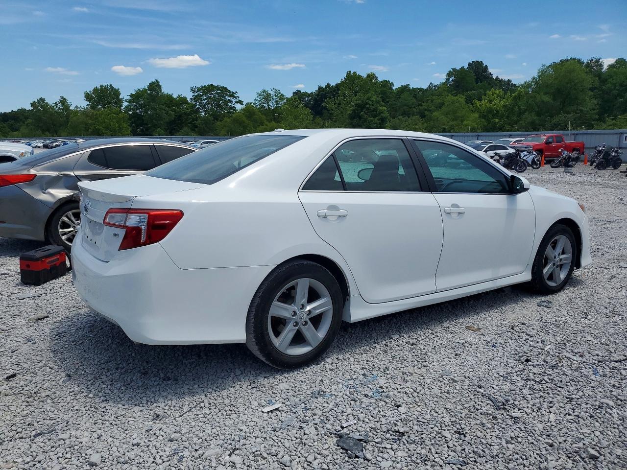 2012 TOYOTA CAMRY SE photo 7