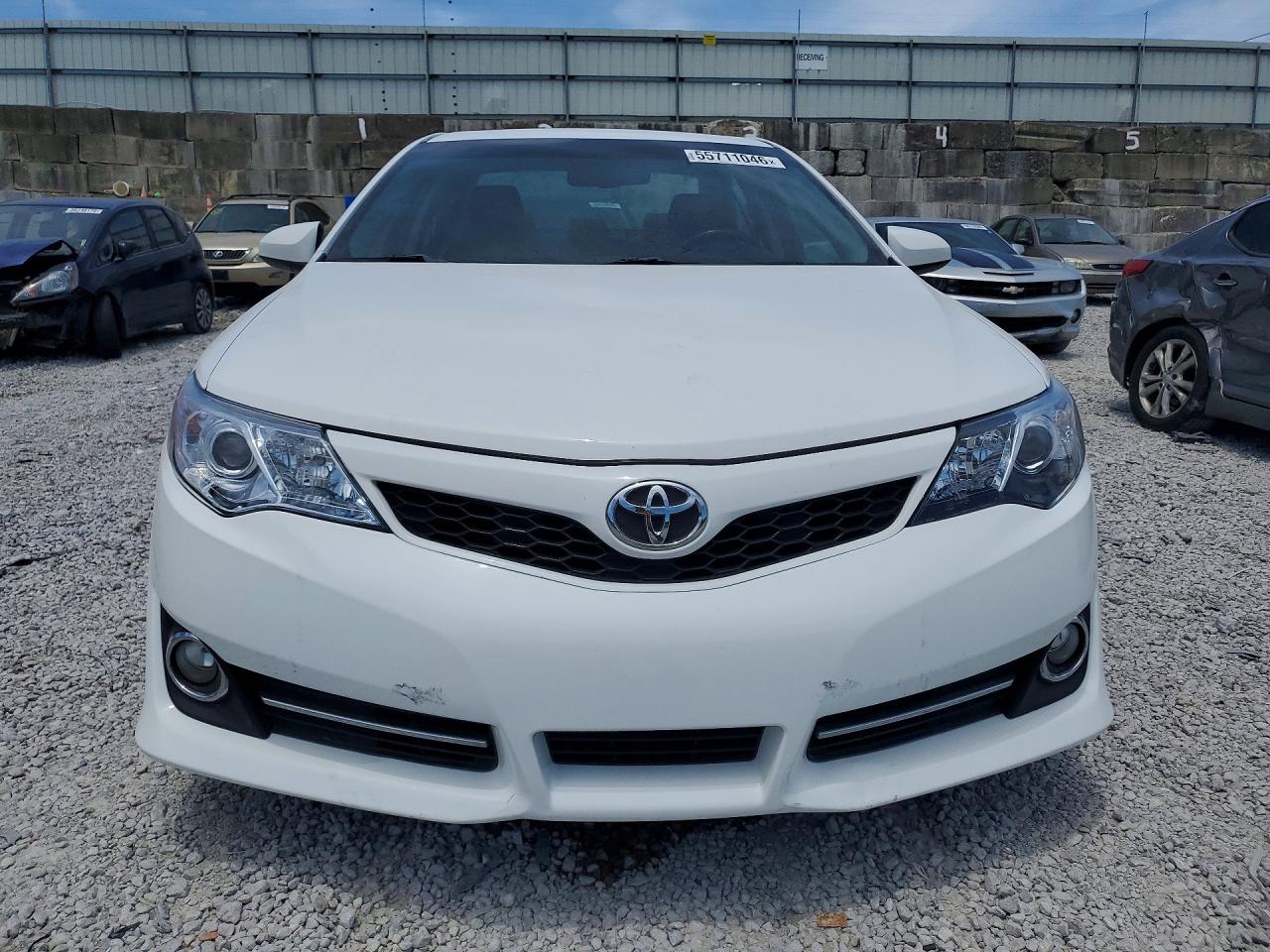 2012 TOYOTA CAMRY SE photo 13