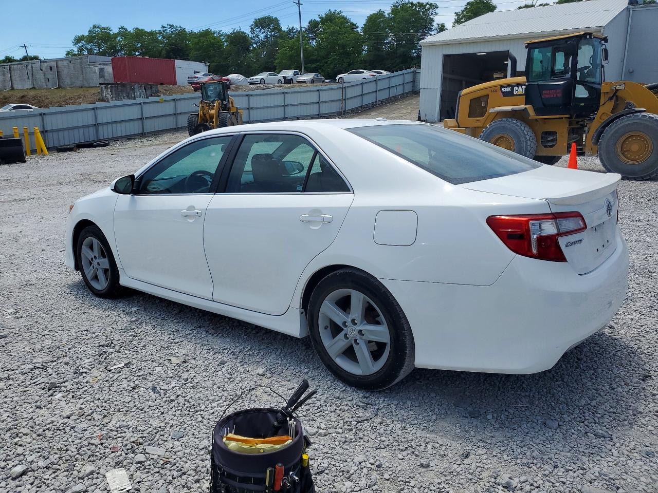 2012 TOYOTA CAMRY SE photo 4