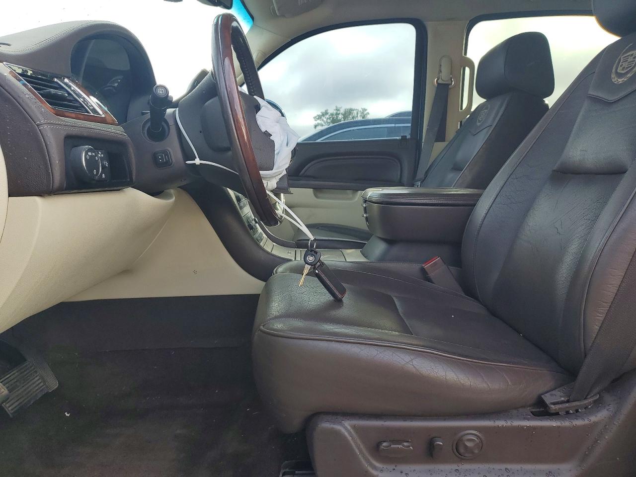 2011 CADILLAC ESCALADE ESV PLATINUM photo 13