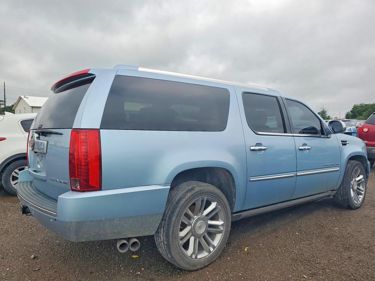 2011 CADILLAC ESCALADE ESV PLATINUM photo 5