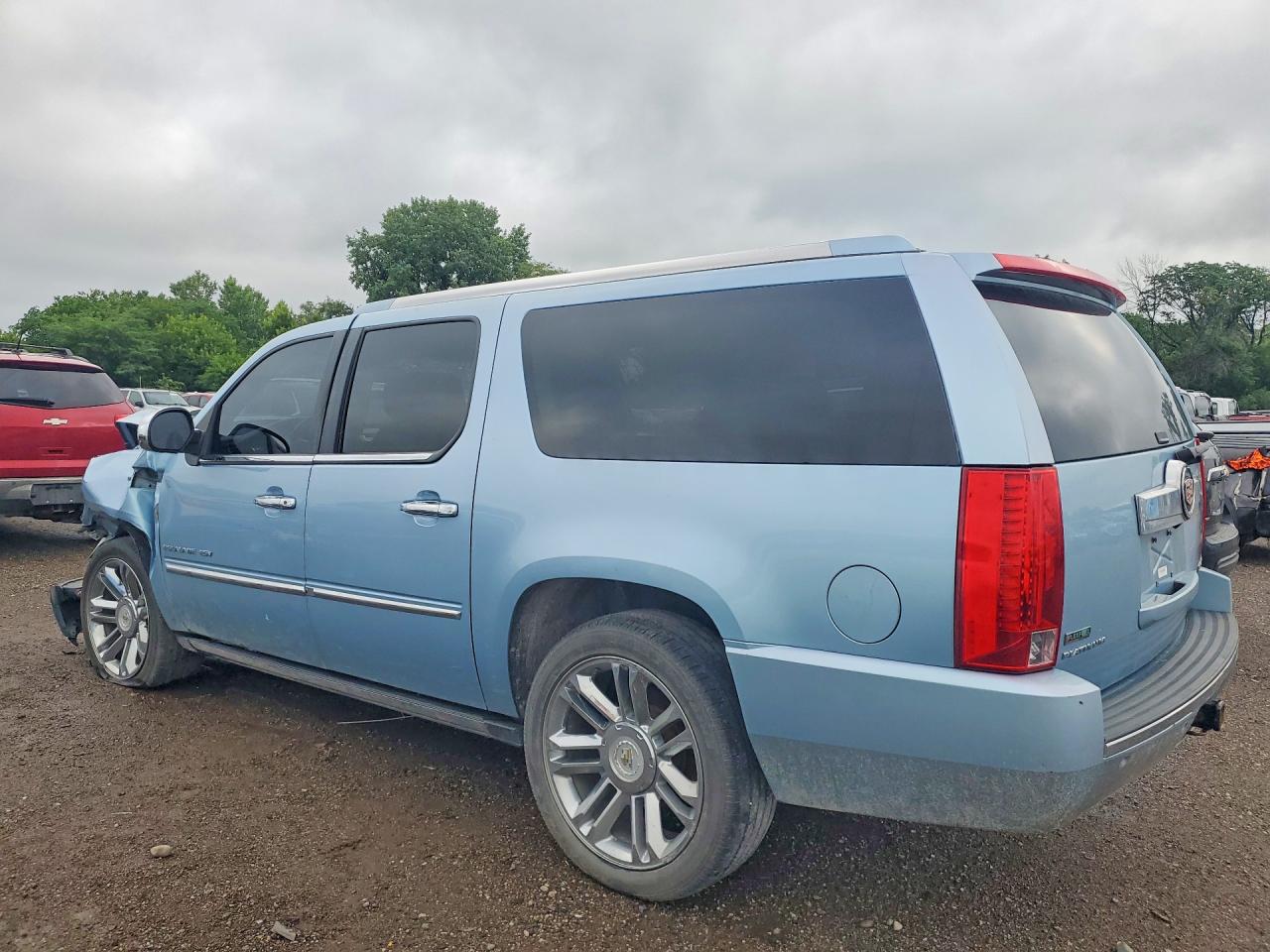 2011 CADILLAC ESCALADE ESV PLATINUM photo 3