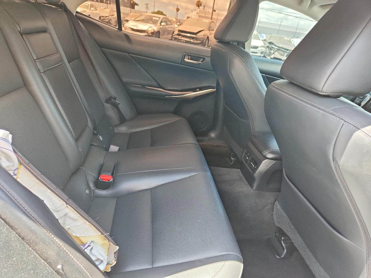 2020 LEXUS IS 300 photo 19