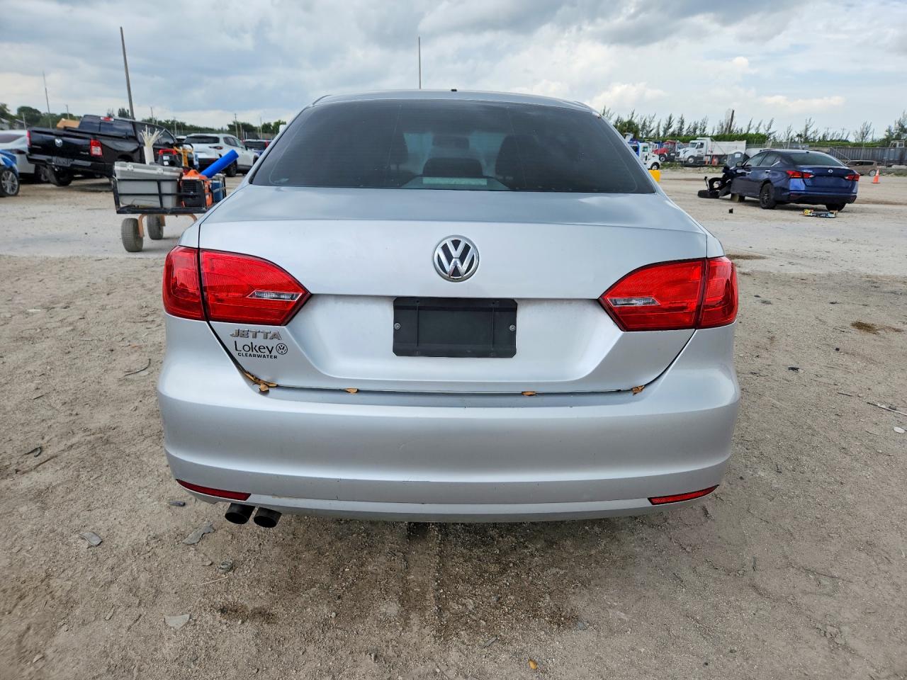 2012 VOLKSWAGEN JETTA BASE photo 11