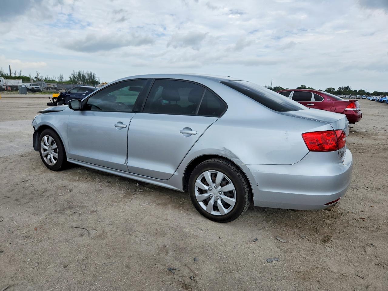 2012 VOLKSWAGEN JETTA BASE photo 3