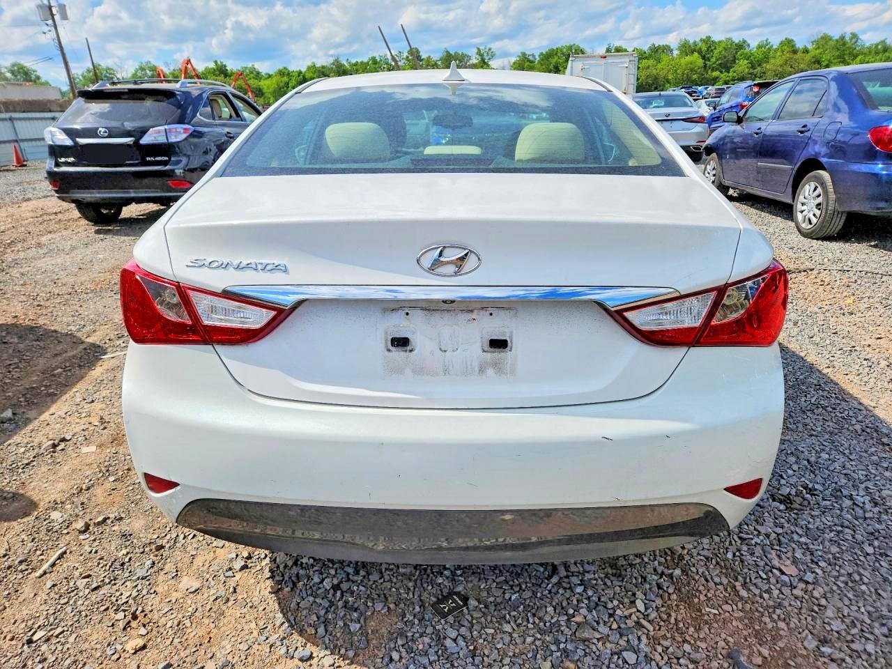 2014 HYUNDAI SONATA GLS photo 16