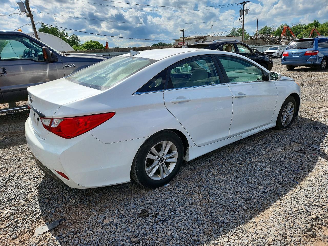 2014 HYUNDAI SONATA GLS photo 7