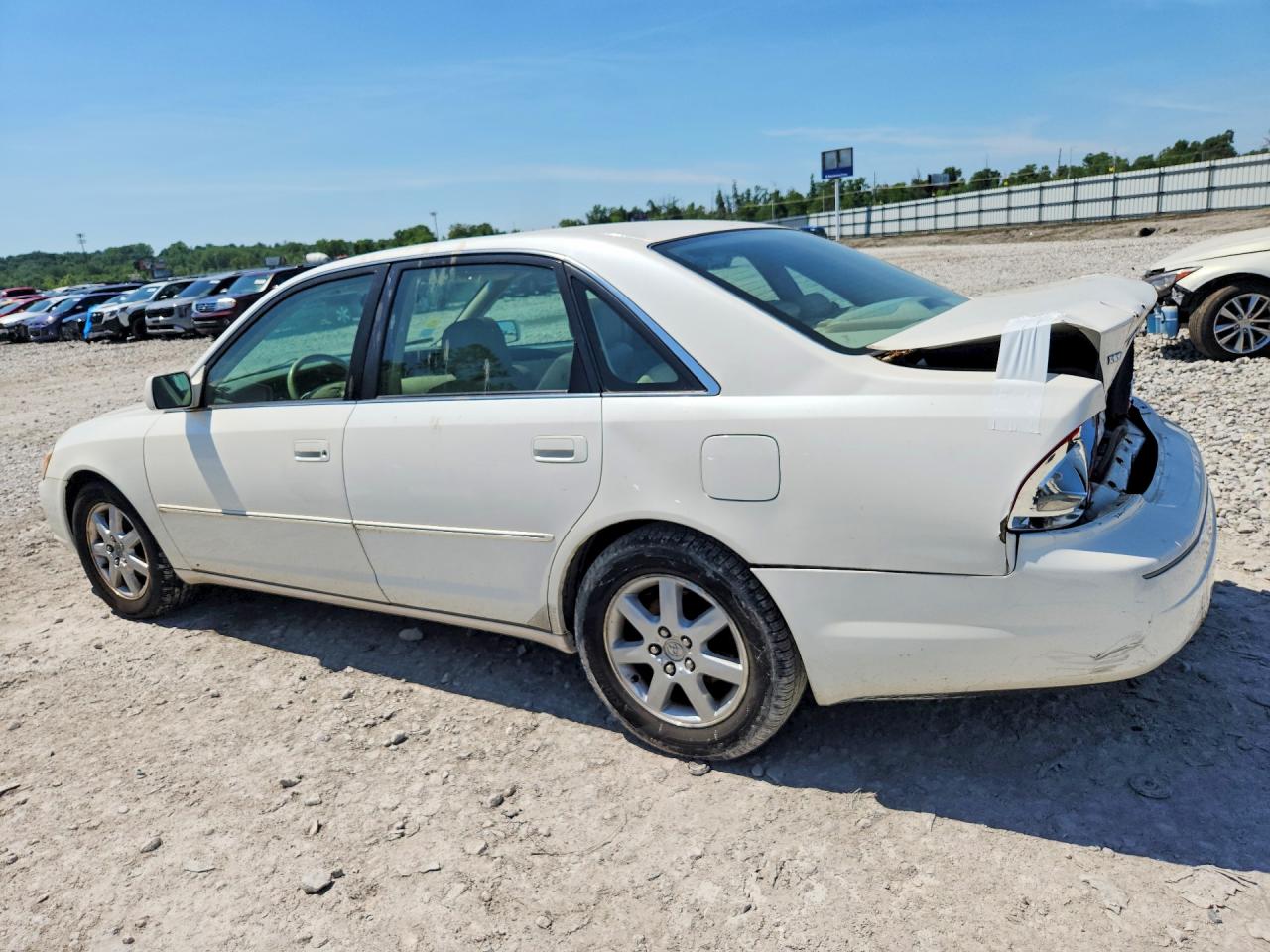 2002 TOYOTA AVALON XLS photo 3