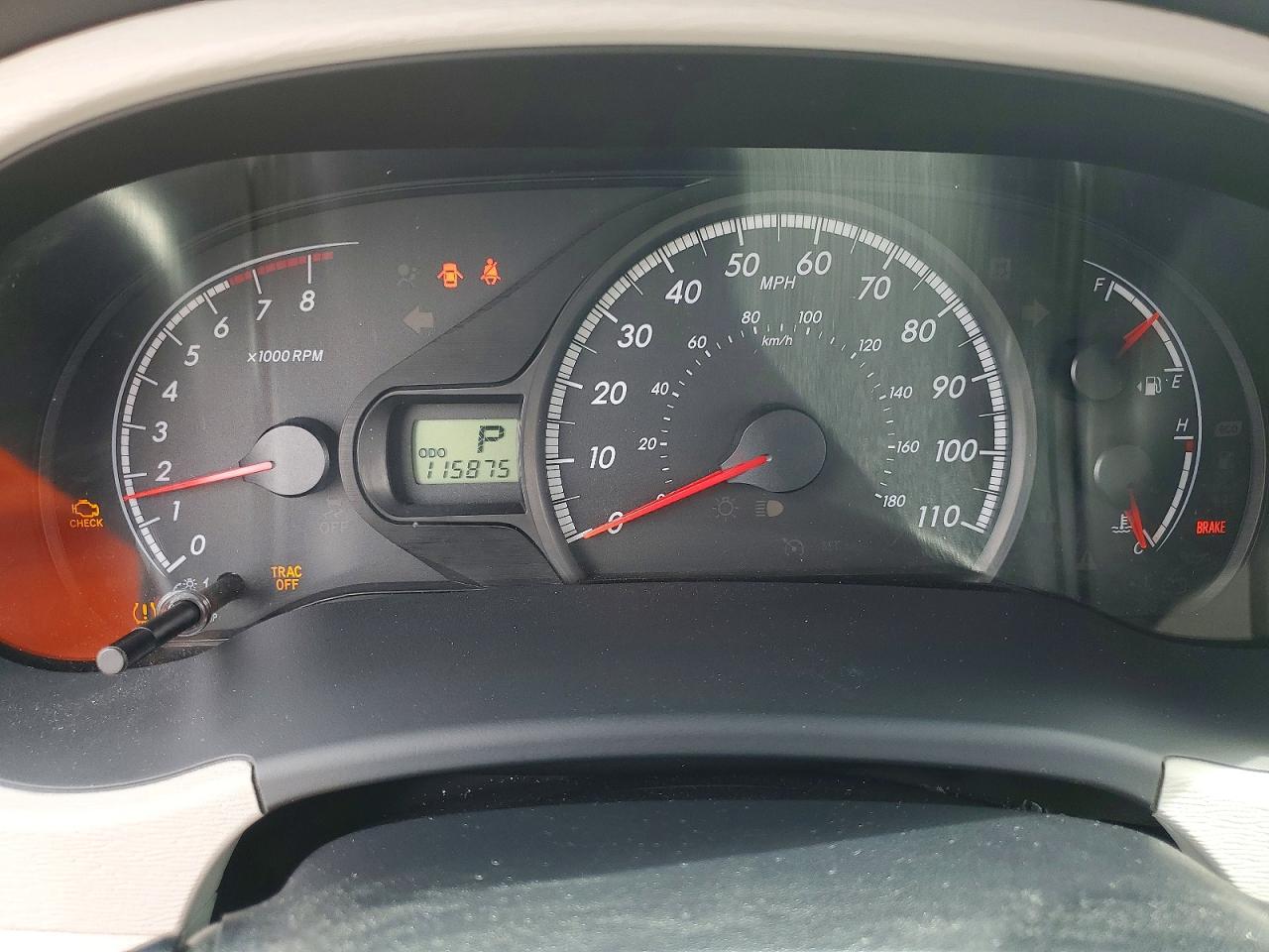 2013 TOYOTA SIENNA LE photo 17