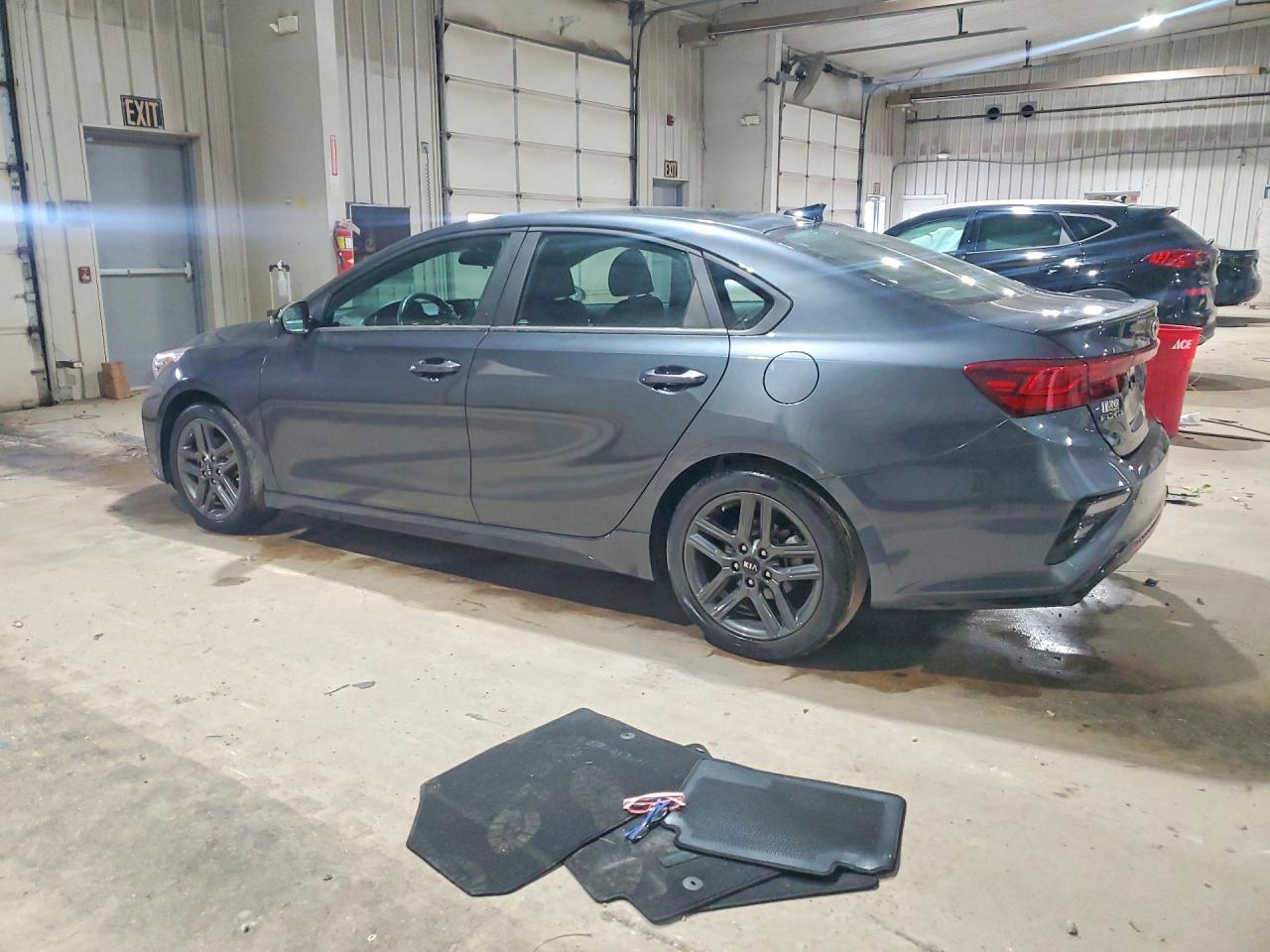 2021 KIA FORTE GT LINE photo 3