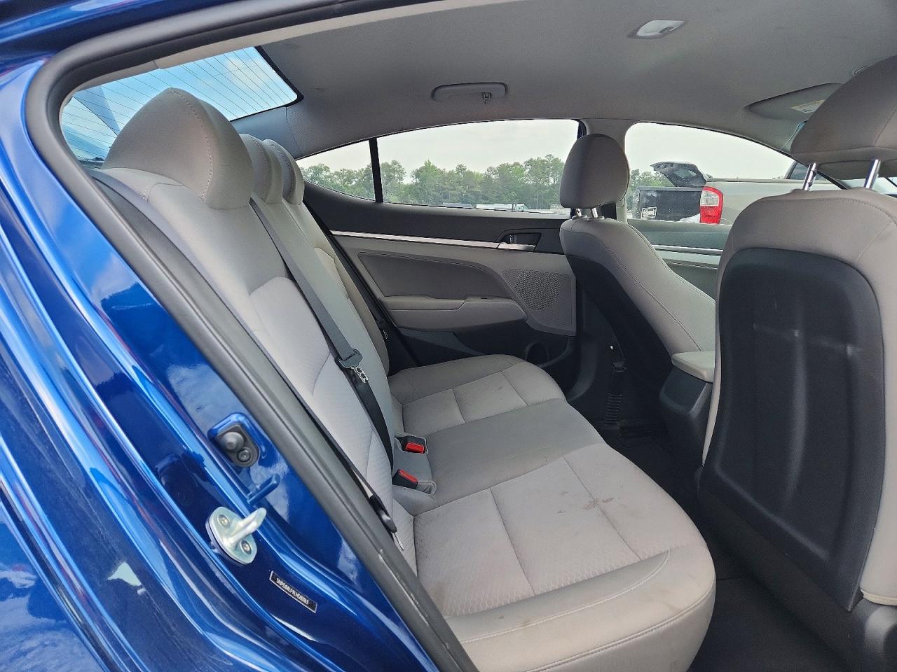 2020 HYUNDAI ELANTRA SEL photo 28
