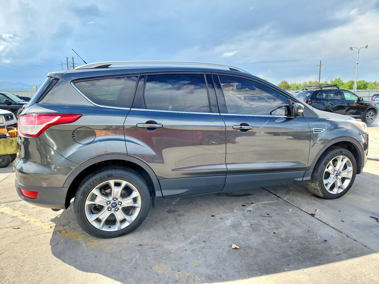 2016 FORD ESCAPE TITANIUM photo 3
