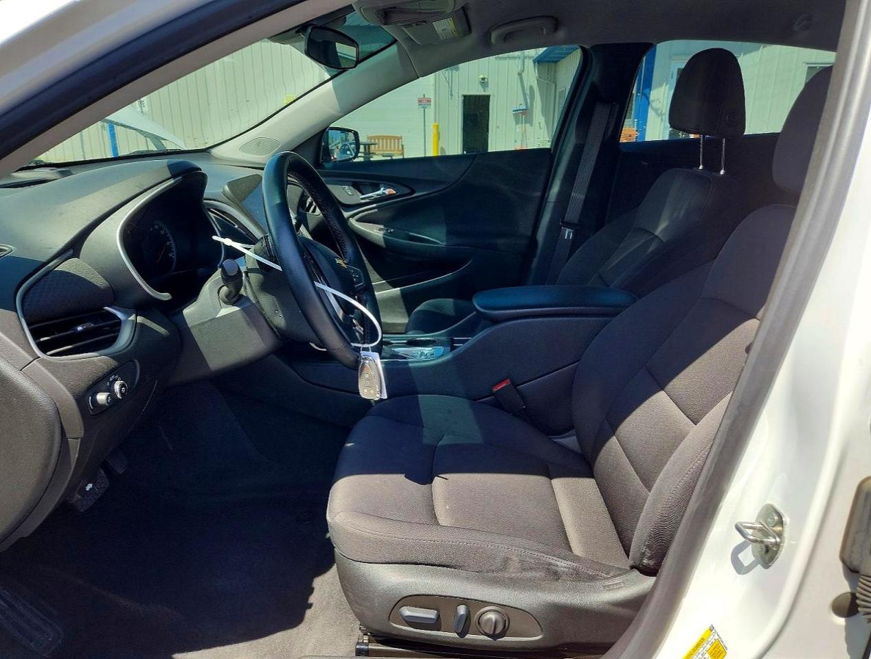 2023 CHEVROLET MALIBU RS photo 13