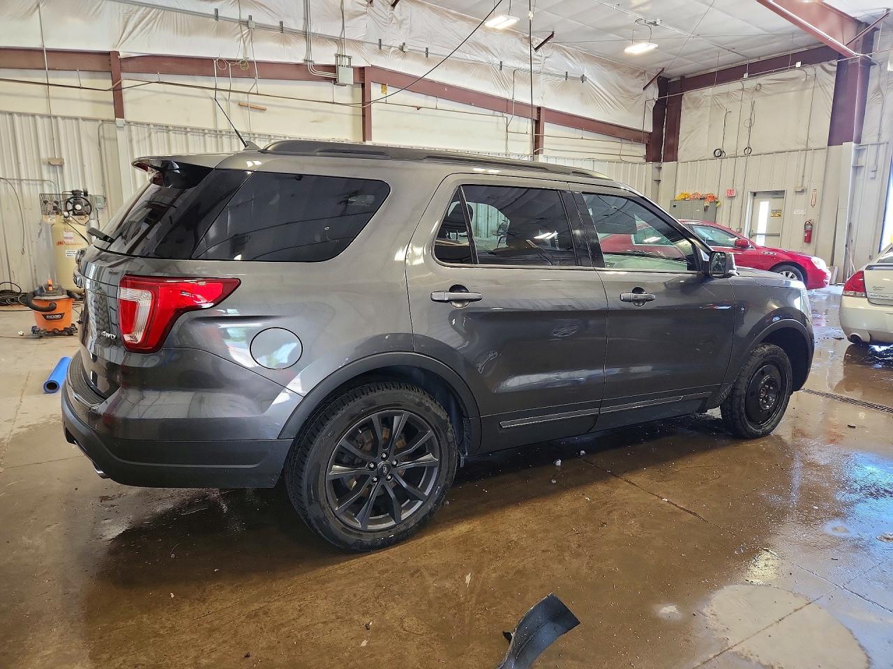 2018 FORD EXPLORER XLT photo 7