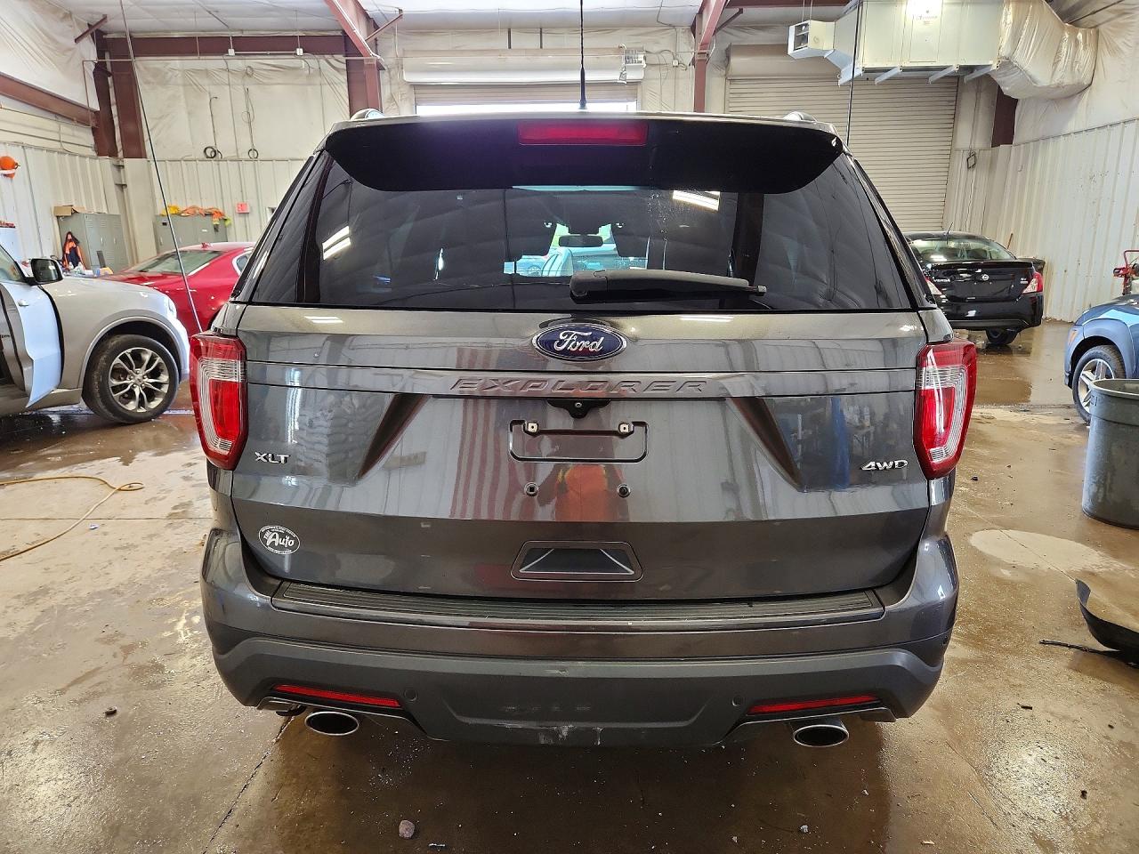 2018 FORD EXPLORER XLT photo 16