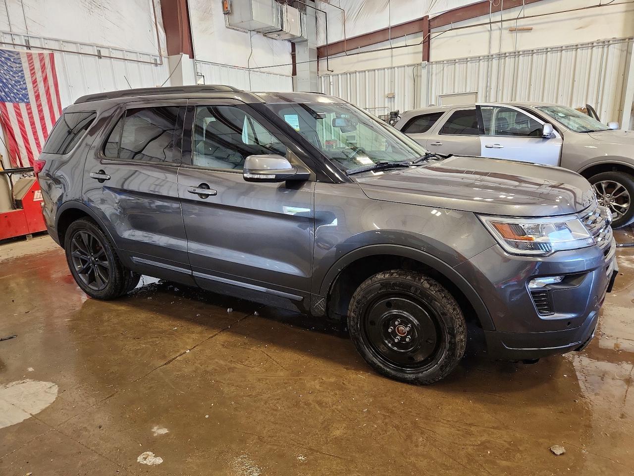 2018 FORD EXPLORER XLT photo 10