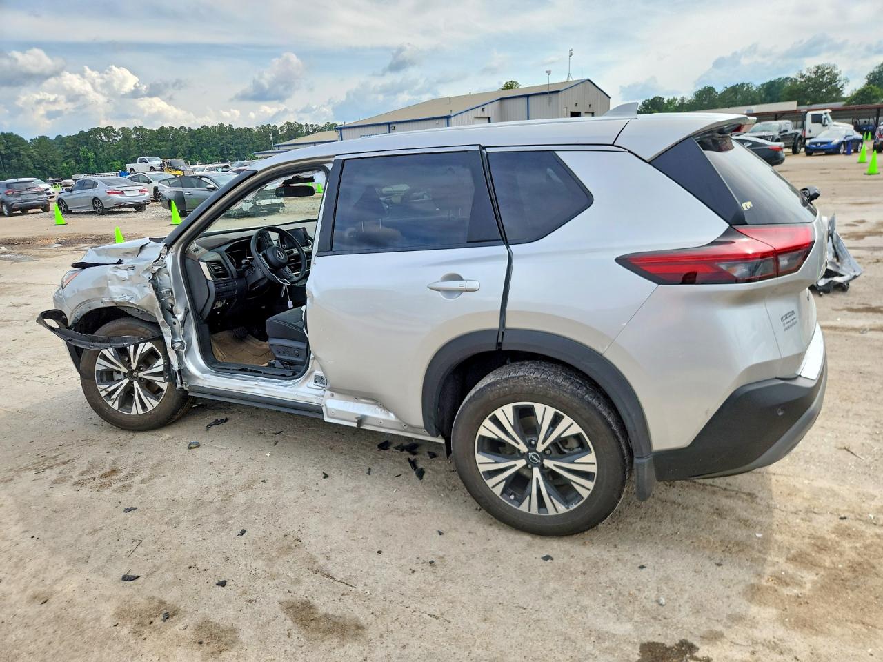 2023 NISSAN ROGUE SV photo 4