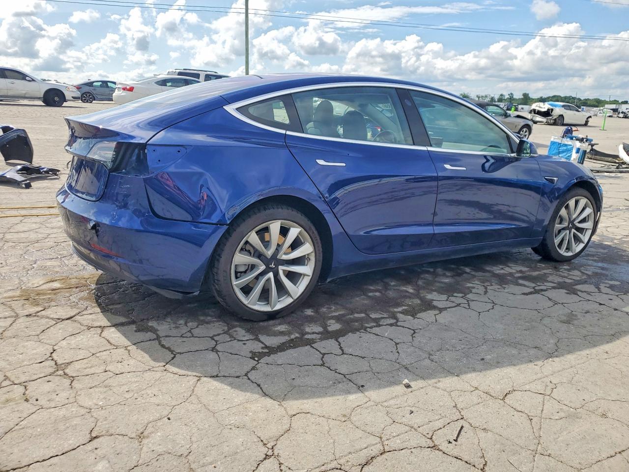 2018 TESLA MODEL 3 photo 3