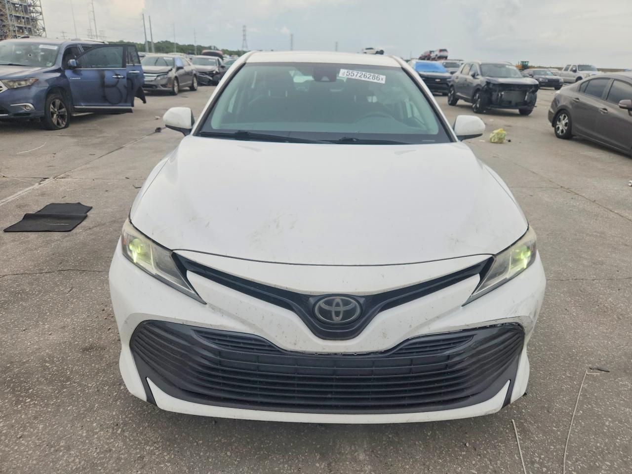 2019 TOYOTA CAMRY LE photo 5
