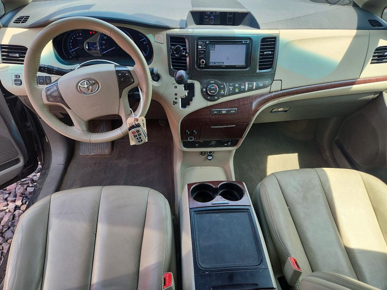 2014 TOYOTA SIENNA XLE 7-PASSENGER photo 15