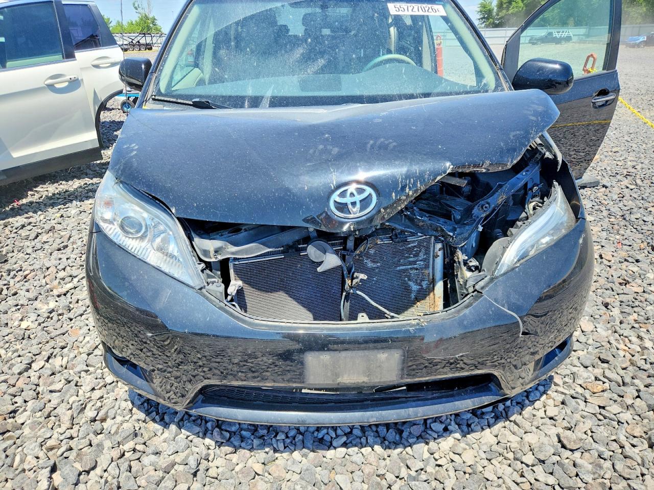 2014 TOYOTA SIENNA XLE 7-PASSENGER photo 23