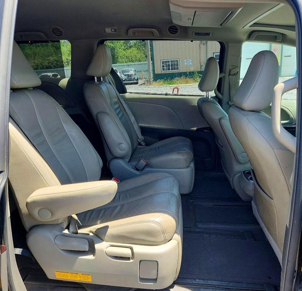 2014 TOYOTA SIENNA XLE 7-PASSENGER photo 21