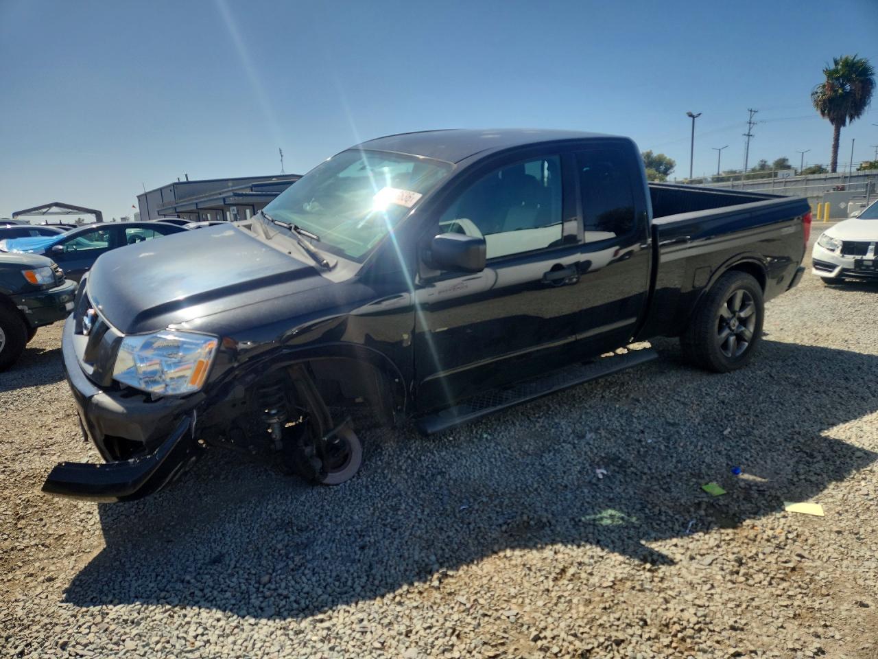 2012 NISSAN TITAN