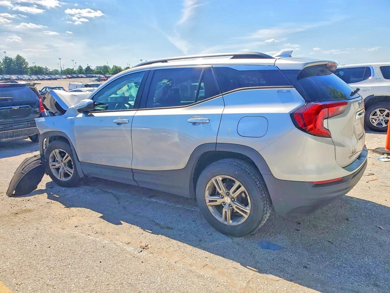 2019 GMC TERRAIN SLE photo 3