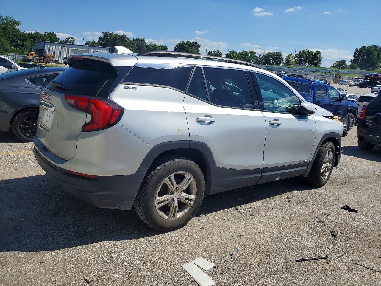 2019 GMC TERRAIN SLE photo 5