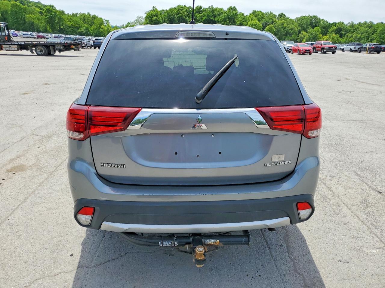 2016 MITSUBISHI OUTLANDER ES photo 16