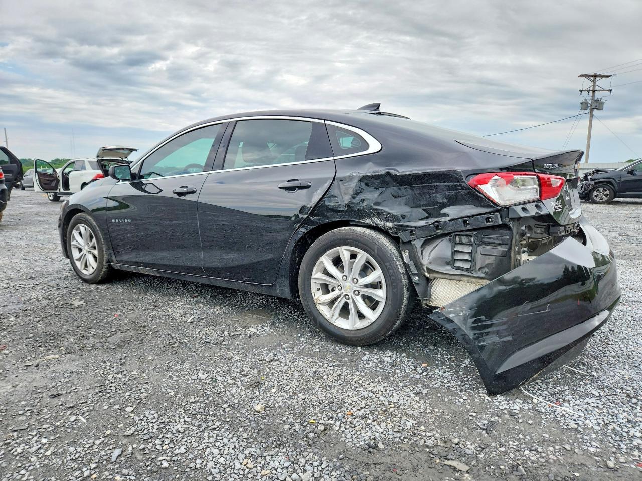 2023 CHEVROLET MALIBU LT photo 3