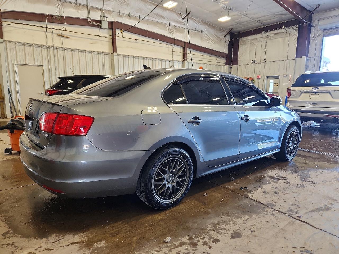 2014 VOLKSWAGEN JETTA TDI photo 5