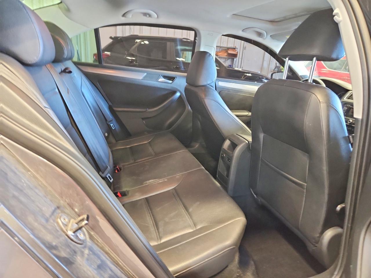2014 VOLKSWAGEN JETTA TDI photo 19