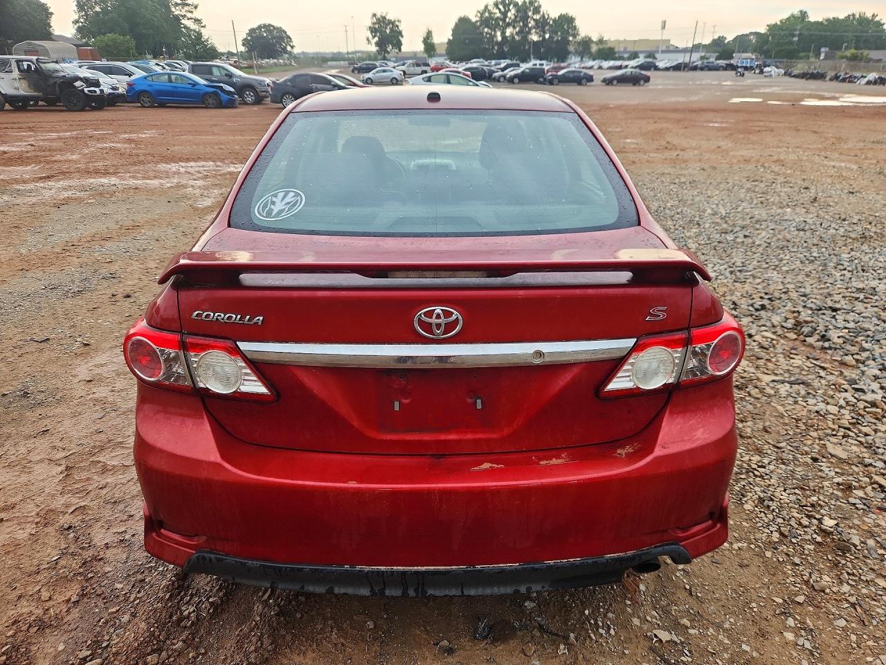2011 TOYOTA COROLLA S photo 11
