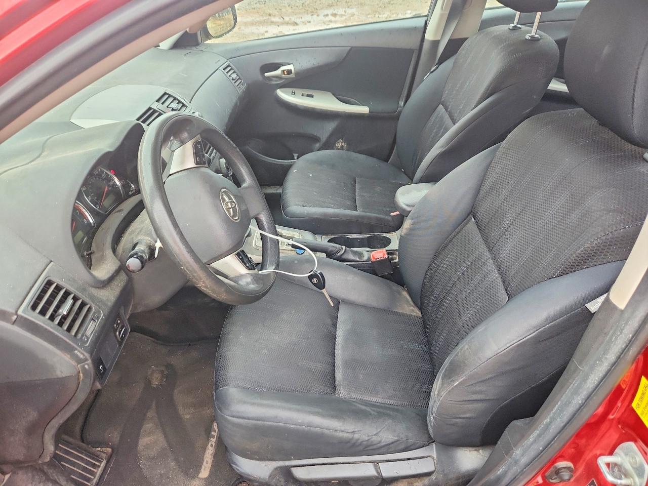 2011 TOYOTA COROLLA S photo 13