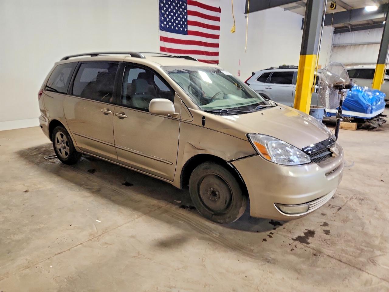 2004 TOYOTA SIENNA CE 7 PASSENGER photo 10