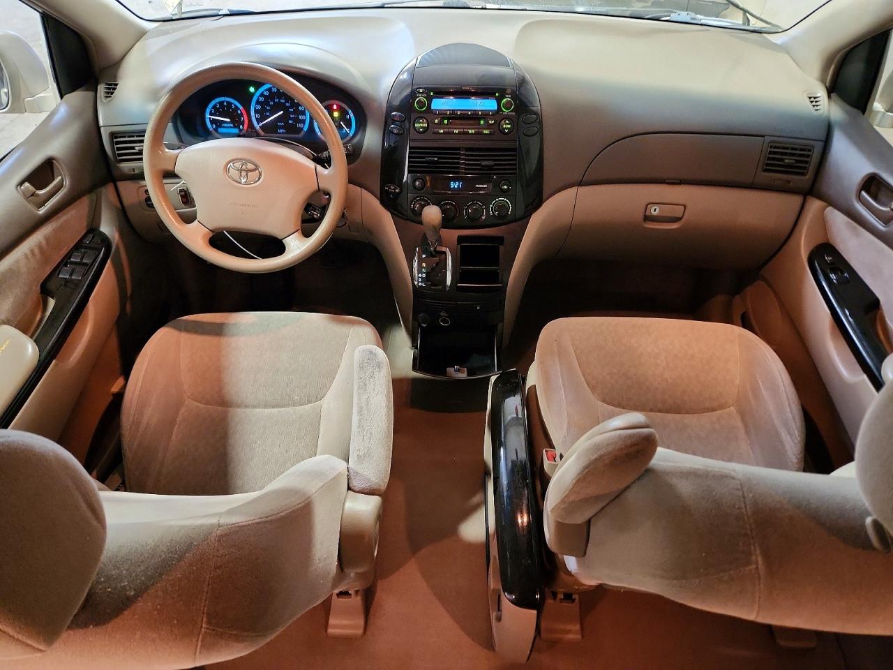 2004 TOYOTA SIENNA CE 7 PASSENGER photo 22