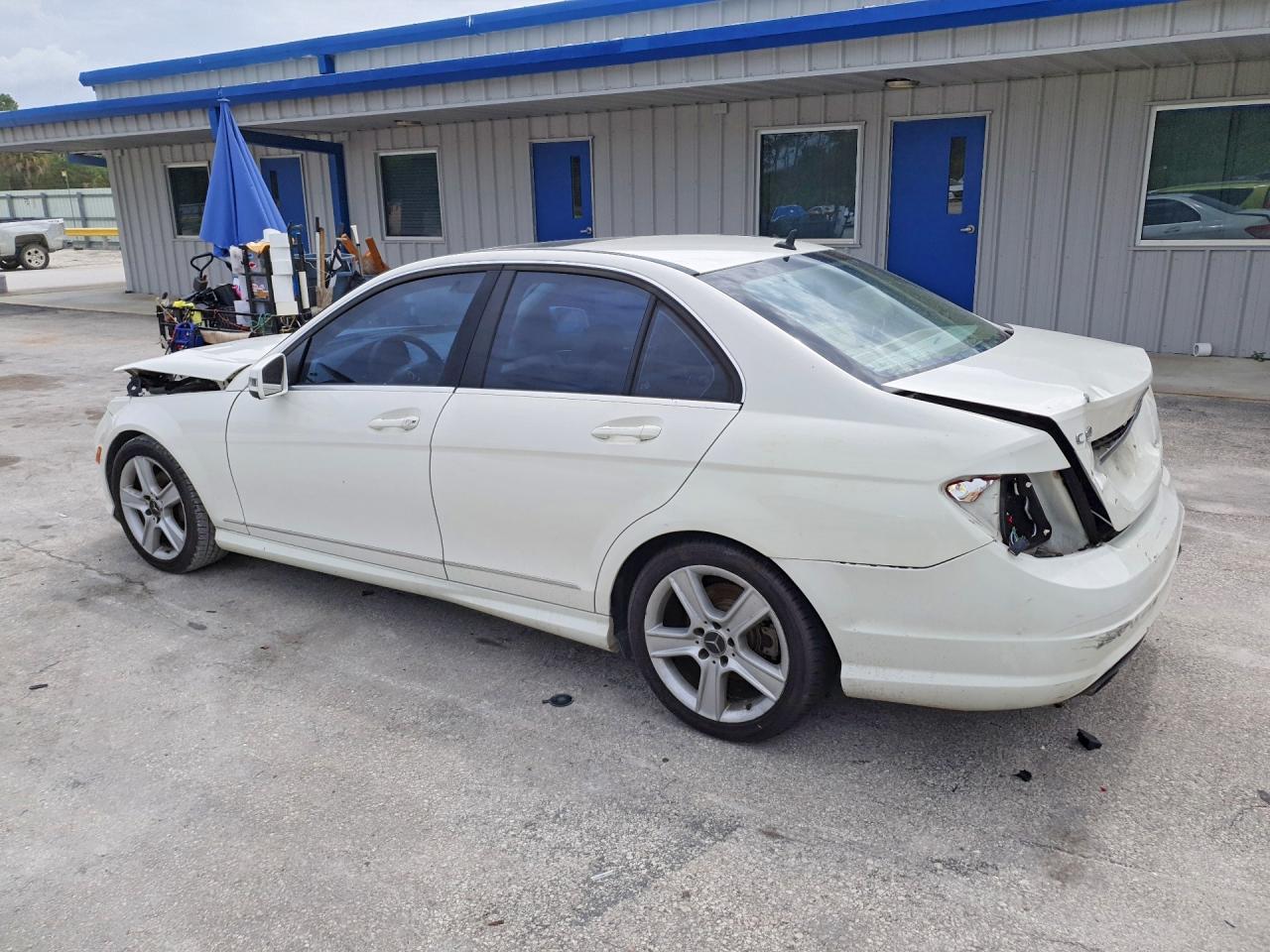 2010 MERCEDES-BENZ C 300 photo 3