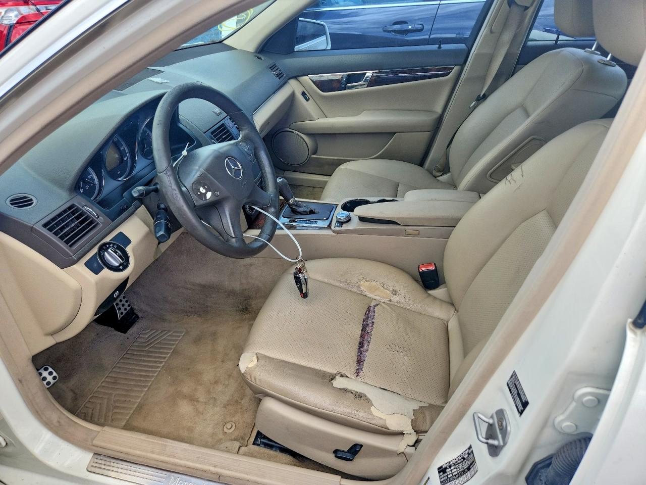 2010 MERCEDES-BENZ C 300 photo 13