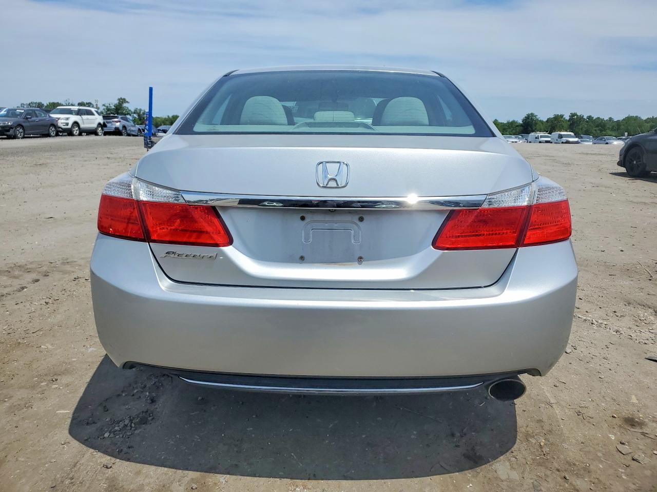 2013 HONDA ACCORD LX photo 16