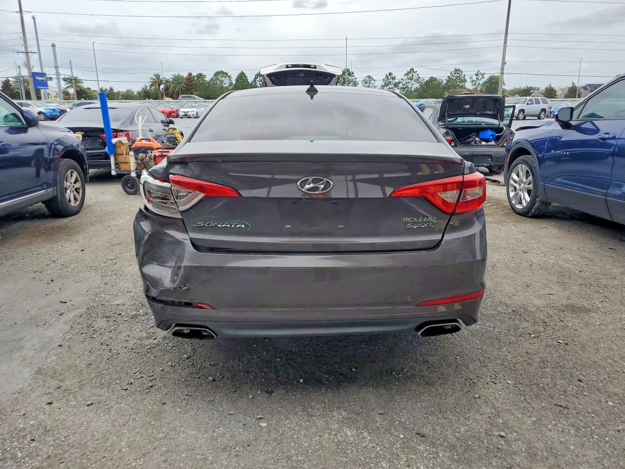 2015 HYUNDAI SONATA SPORT photo 16