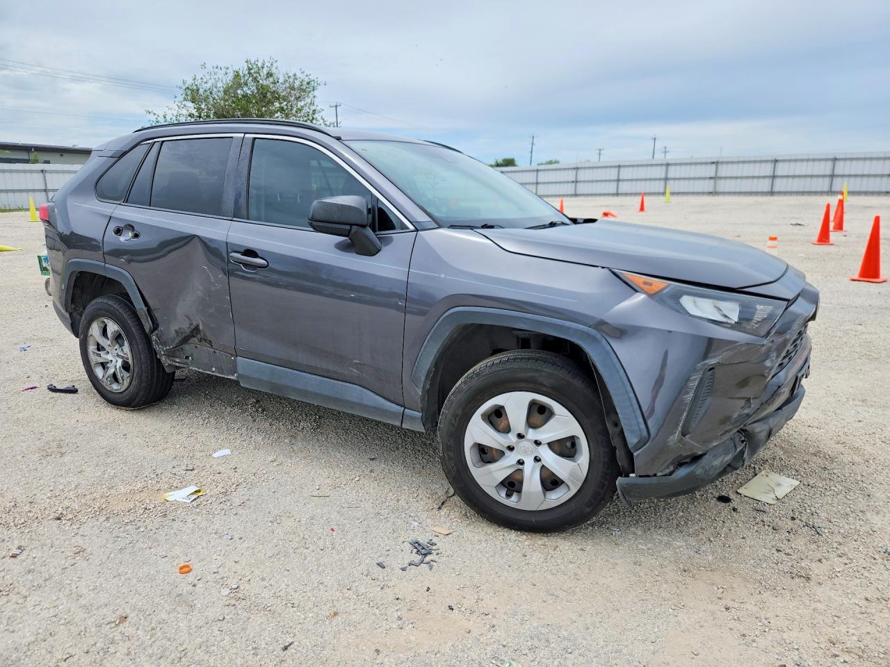 2019 TOYOTA RAV4 LE photo 7