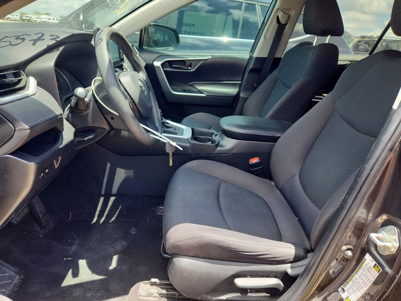 2019 TOYOTA RAV4 LE photo 13