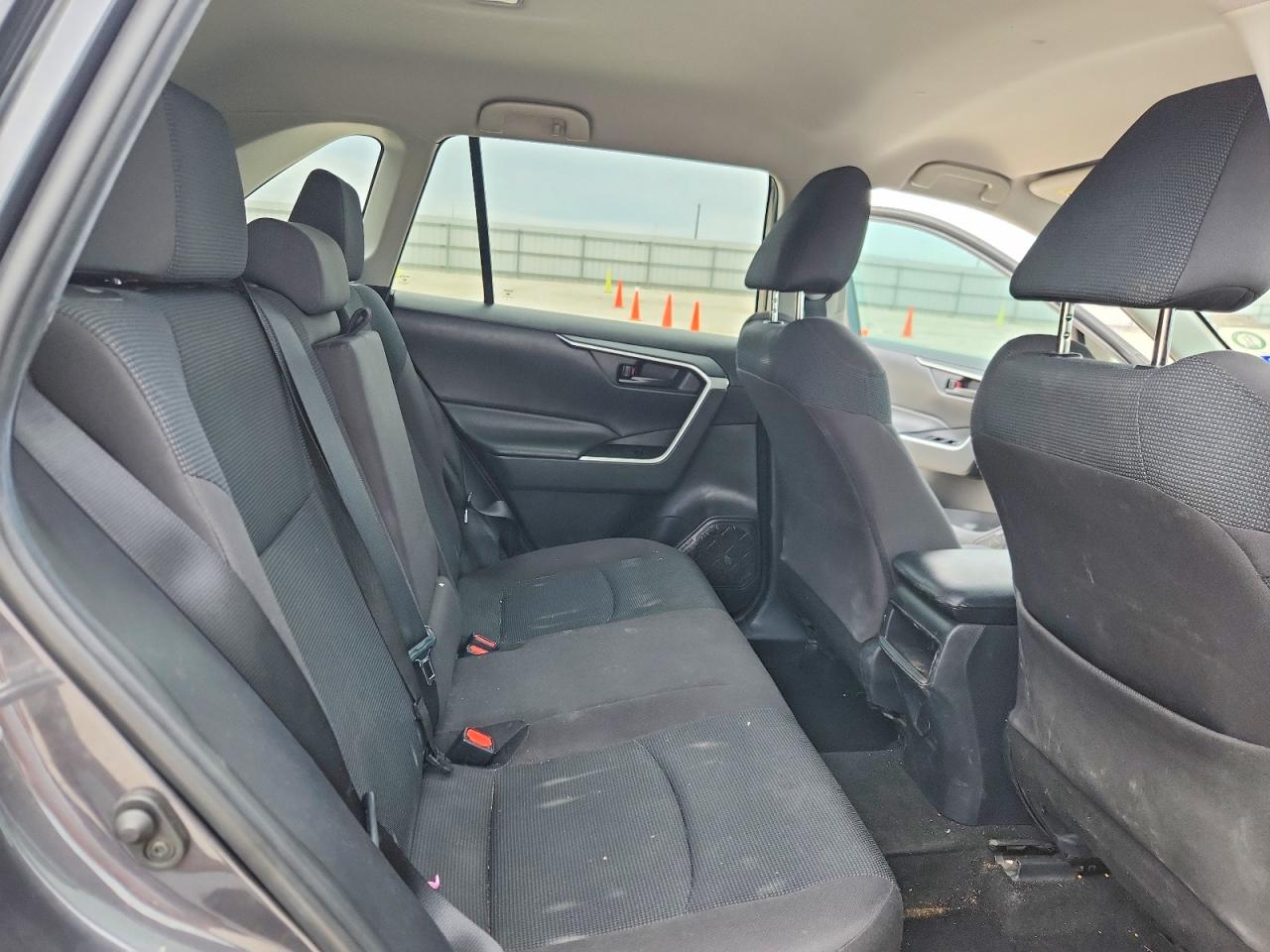 2019 TOYOTA RAV4 LE photo 21